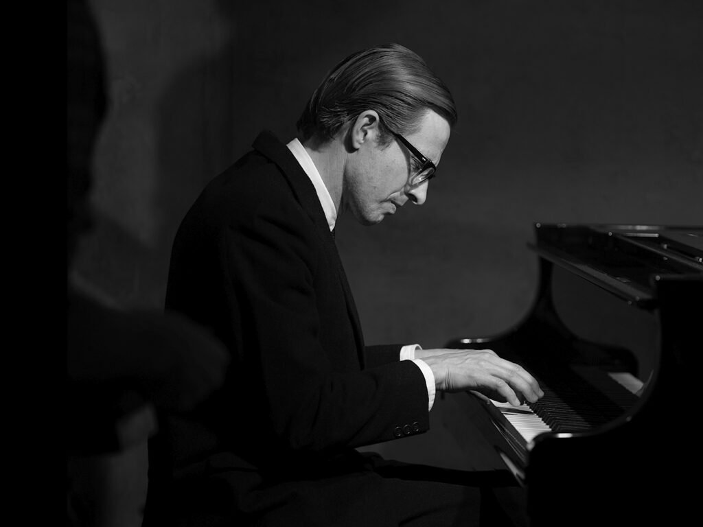 Everybody Digs Bill Evans reviewed: the lost months of a jazz legend – UNCUT