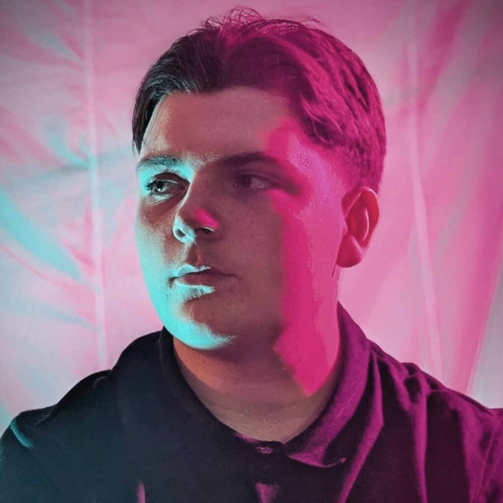 Zack Gibson Talks Early Beginnings, Big Mentors and Debut Single • Blazing Minds Zack Gibson Talks Early Beginnings, Big Mentors and Debut Single • Blazing Minds