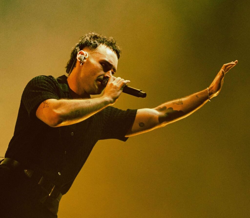 Photo Review: James Marriott [Brixton Academy, London] – Soundsphere magazine